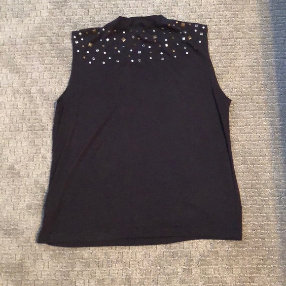 Women’s Cutoff Tank - Picture 2 of 3